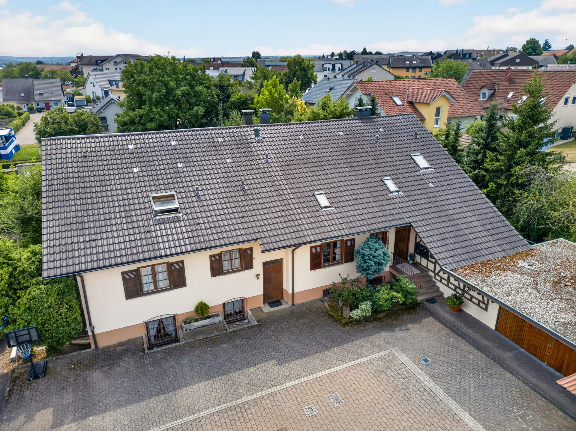 HUST Immobilien GmbH & Co. KG - Immobilienangebot - Neulingen - Alle - Landhaus-Idyll mit parkähnlichem Garten – rund 333 m² Wohn- und Nutzfläche zum Wohnen und Arbeiten