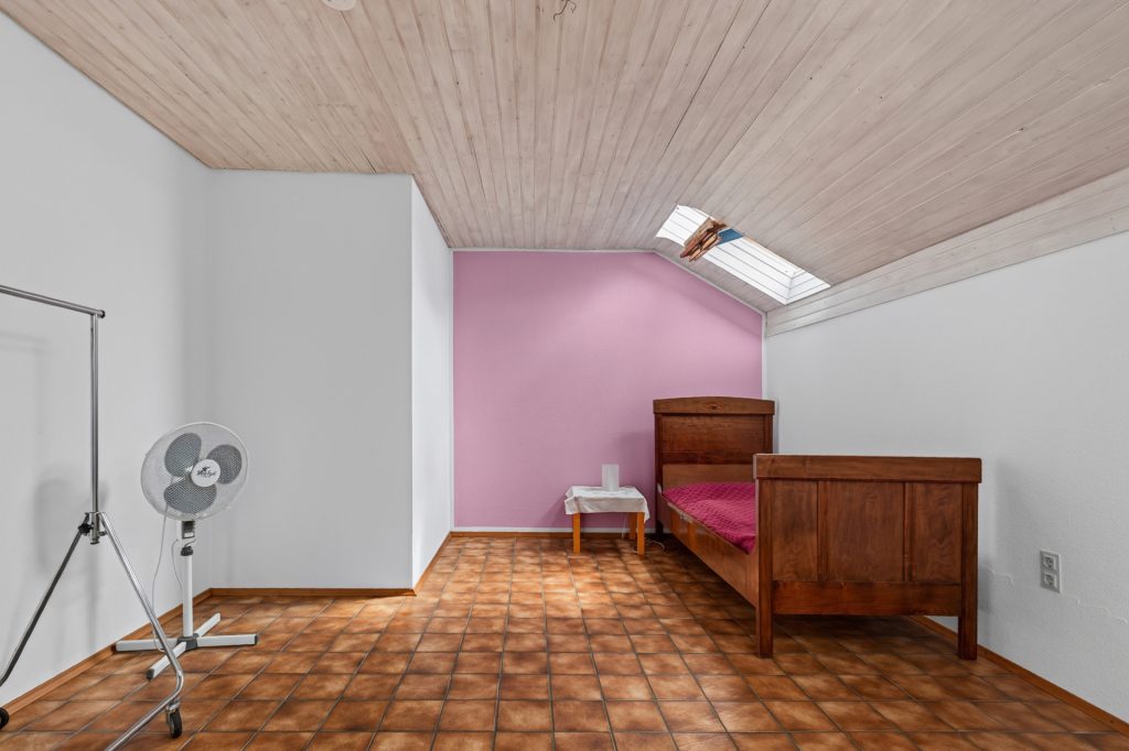 HUST Immobilien GmbH & Co. KG - Immobilienangebot - Neulingen - Alle - Landhaus-Idyll mit parkähnlichem Garten – rund 333 m² Wohn- und Nutzfläche zum Wohnen und Arbeiten