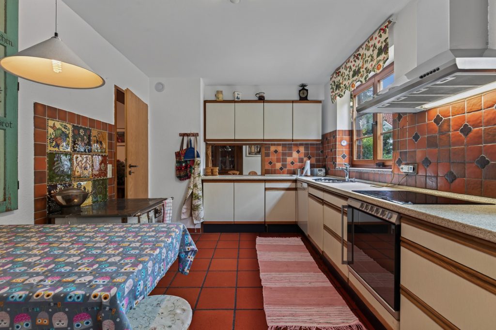 HUST Immobilien GmbH & Co. KG - Immobilienangebot - Neulingen - Alle - Landhaus-Idyll mit parkähnlichem Garten – rund 333 m² Wohn- und Nutzfläche zum Wohnen und Arbeiten