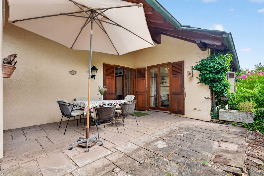 HUST Immobilien GmbH & Co. KG - Immobilienangebot - Neulingen - Alle - Landhaus-Idyll mit parkähnlichem Garten – rund 333 m² Wohn- und Nutzfläche zum Wohnen und Arbeiten