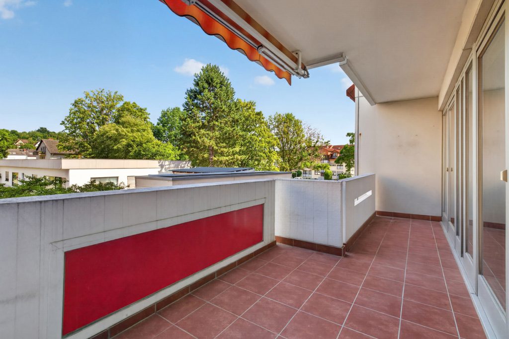 HUST Immobilien GmbH & Co. KG - Immobilienangebot - Karlsruhe - Alle - Großzügige und leerstehende 4-Zimmer-Wohnung mit Aufzug und zwei Loggien in Grötzingen