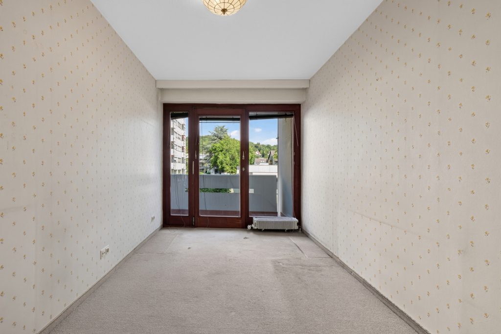 HUST Immobilien GmbH & Co. KG - Immobilienangebot - Karlsruhe - Alle - Großzügige und leerstehende 4-Zimmer-Wohnung mit Aufzug und zwei Loggien in Grötzingen