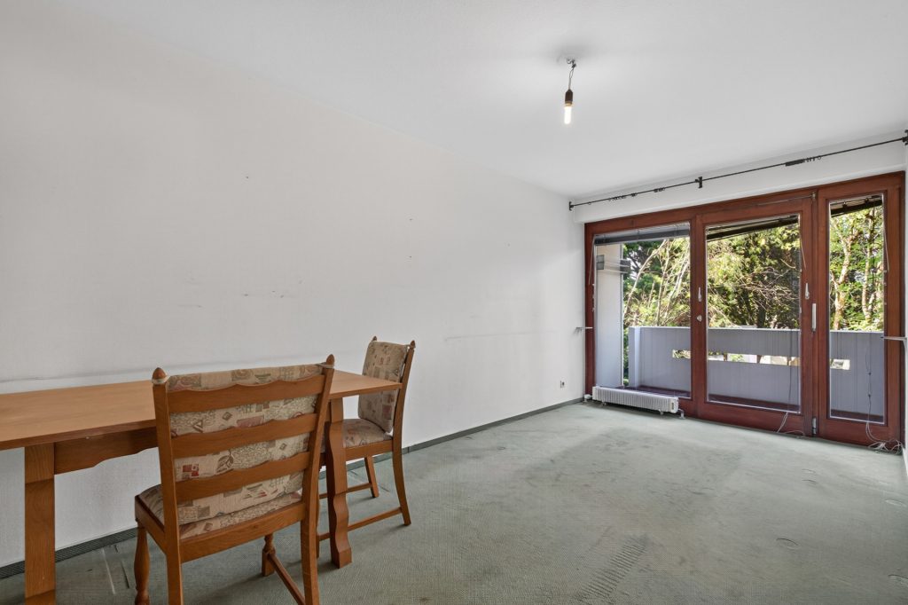 HUST Immobilien GmbH & Co. KG - Immobilienangebot - Karlsruhe - Alle - Großzügige und leerstehende 4-Zimmer-Wohnung mit Aufzug und zwei Loggien in Grötzingen