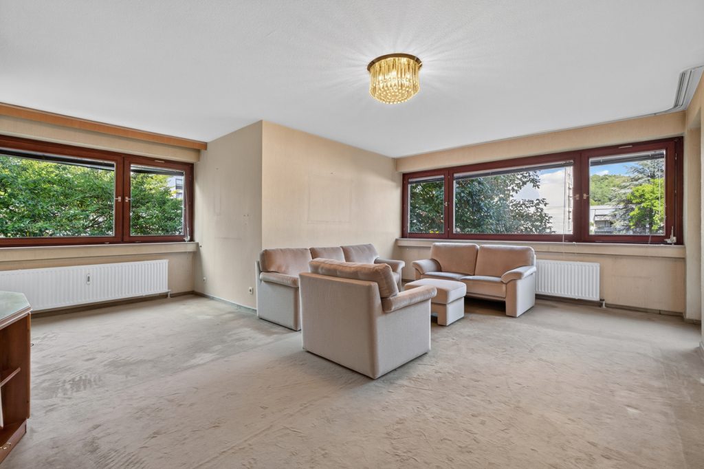 HUST Immobilien GmbH & Co. KG - Immobilienangebot - Karlsruhe - Alle - Großzügige und leerstehende 4-Zimmer-Wohnung mit Aufzug und zwei Loggien in Grötzingen