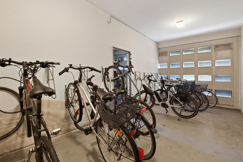 HUST Immobilien GmbH & Co. KG - Immobilienangebot - Karlsruhe - Alle - Großzügige und leerstehende 4-Zimmer-Wohnung mit Aufzug und zwei Loggien in Grötzingen