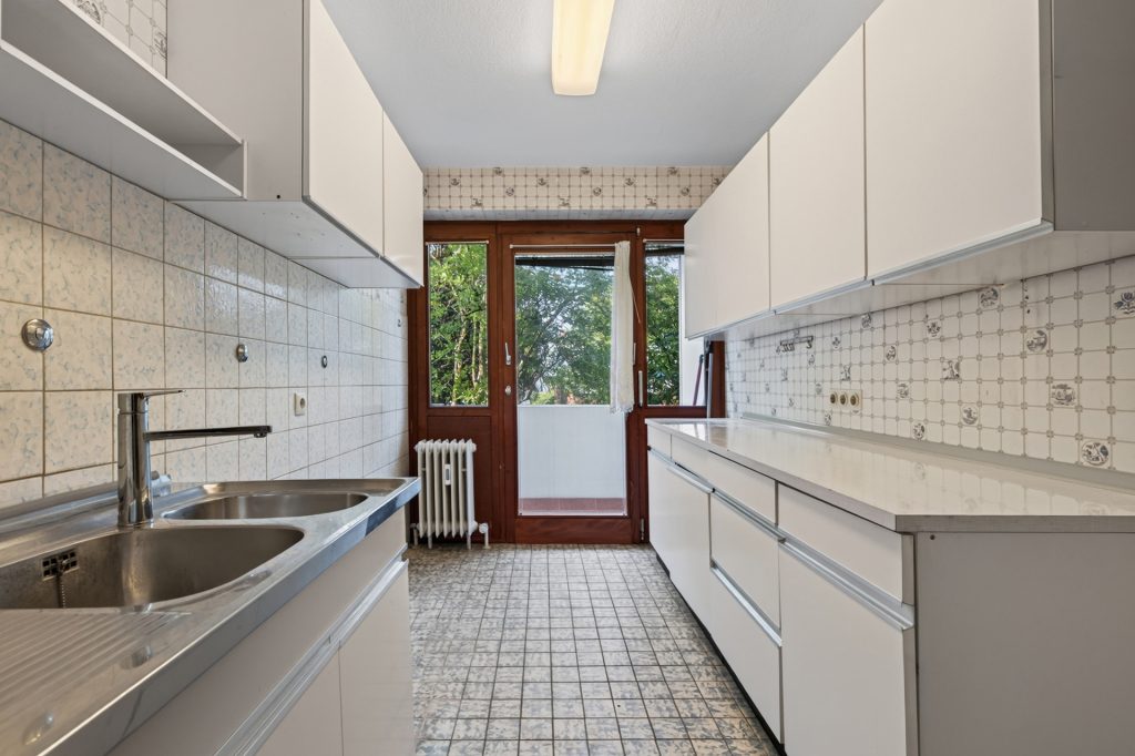 HUST Immobilien GmbH & Co. KG - Immobilienangebot - Karlsruhe - Alle - Großzügige und leerstehende 4-Zimmer-Wohnung mit Aufzug und zwei Loggien in Grötzingen