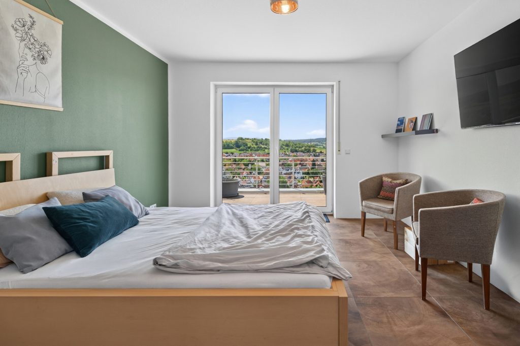 HUST Immobilien GmbH & Co. KG - Immobilienangebot - Keltern / Ellmendingen - Alle - Ankommen, wohlfühlen, Zuhause sein – moderne Doppelhaushälfte in Keltern / Ellmendingen