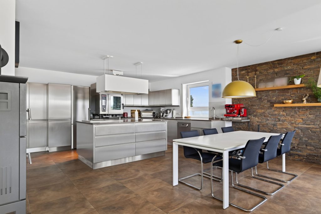 HUST Immobilien GmbH & Co. KG - Immobilienangebot - Keltern / Ellmendingen - Alle - Ankommen, wohlfühlen, Zuhause sein – moderne Doppelhaushälfte in Keltern / Ellmendingen