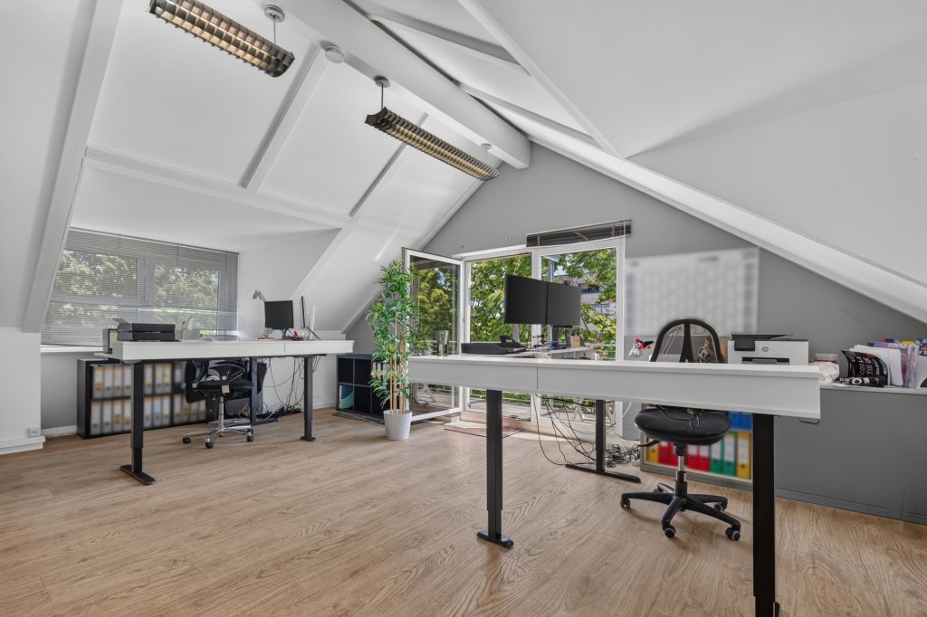 HUST Immobilien GmbH & Co. KG - Immobilienangebot - Rheinstetten - Alle - Großzügig, hell, gepflegt: ca. 160 m² mit Balkon & 3 Stellplätzen in Rheinstetten-Mörsch