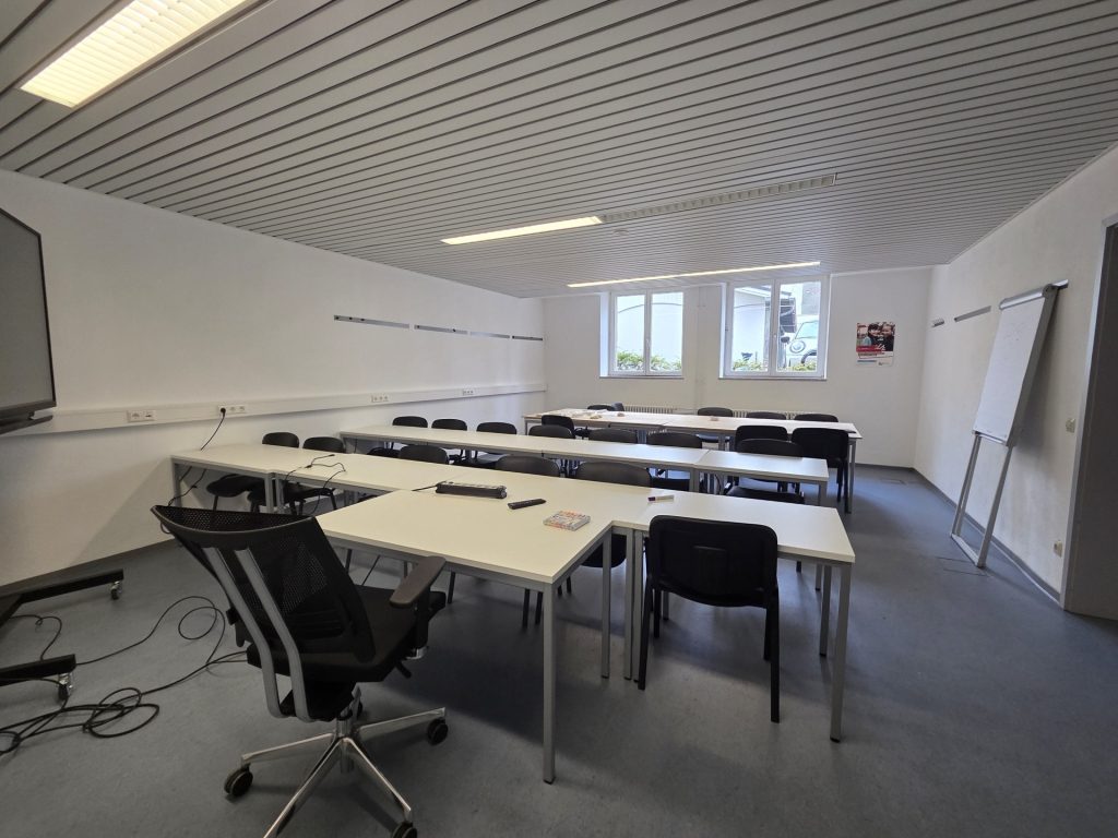 HUST Immobilien GmbH & Co. KG - Immobilienangebot - Karlsruhe - Alle - Seminar- und Schulungsflächen mit Werkräumen und Entfaltungsspielraum | ca. 700 m² | teilbar
