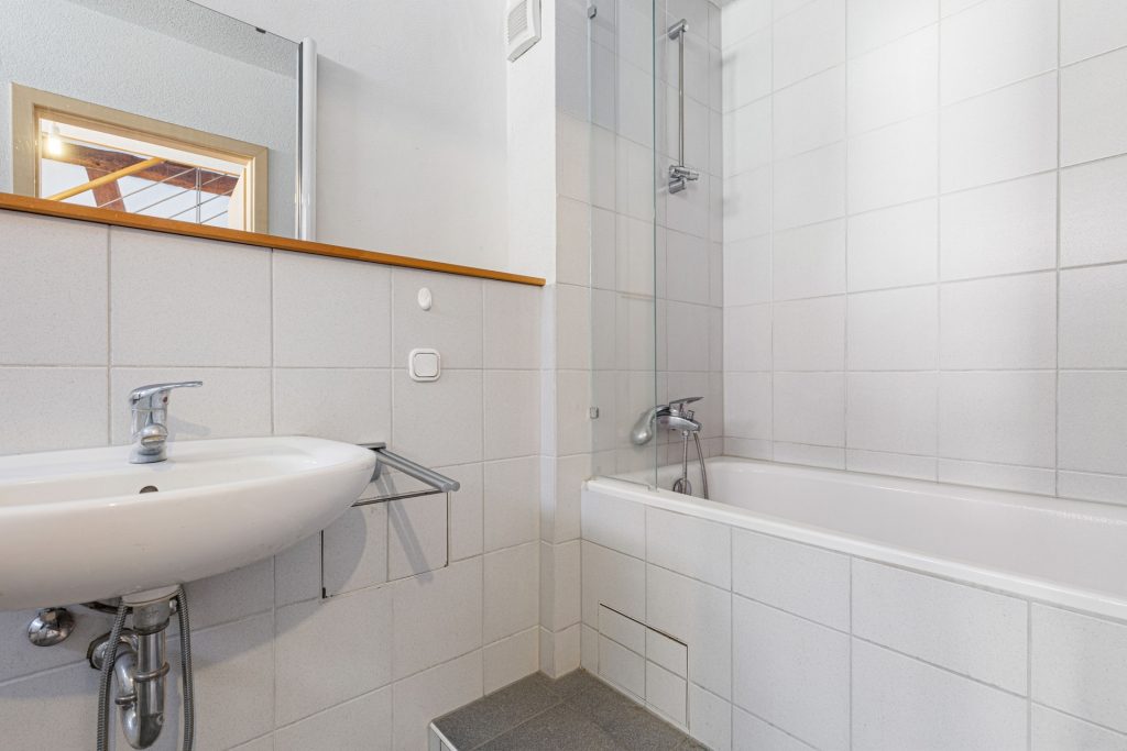 HUST Immobilien GmbH & Co. KG - Immobilienangebot - Stutensee / Friedrichstal - Alle - Ein Haus mit Möglichkeiten - Drei Einheiten clever aufgeteilt