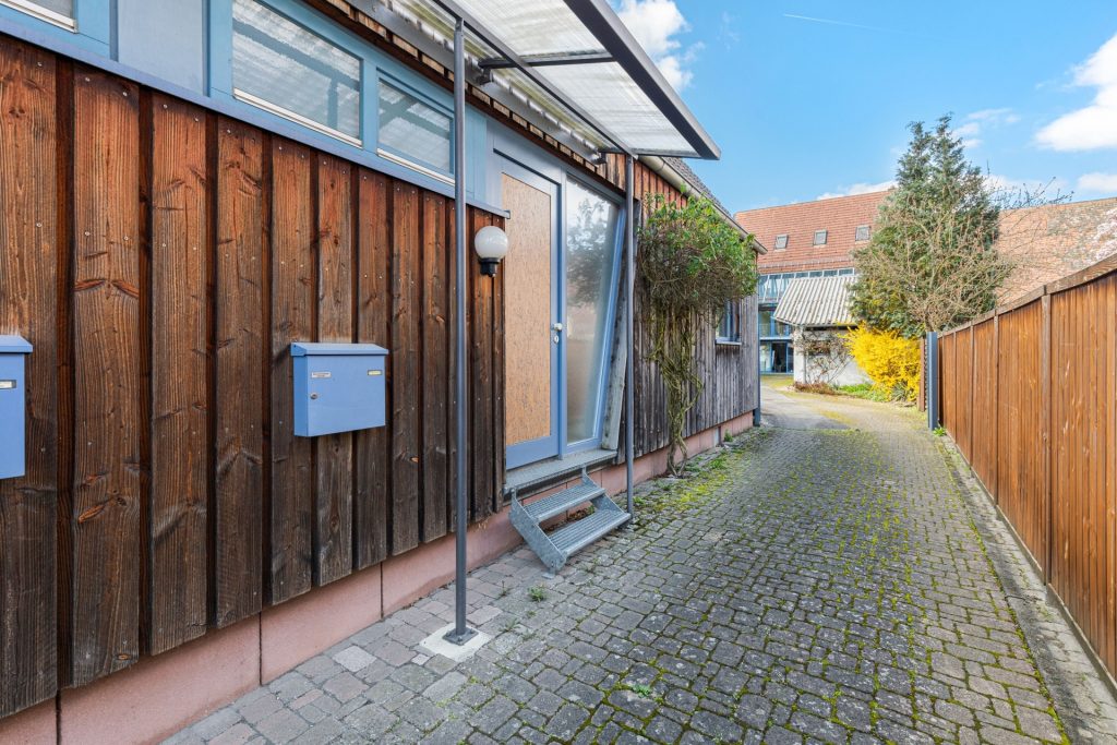 HUST Immobilien GmbH & Co. KG - Immobilienangebot - Stutensee / Friedrichstal - Alle - Ein Haus mit Möglichkeiten - Drei Einheiten clever aufgeteilt