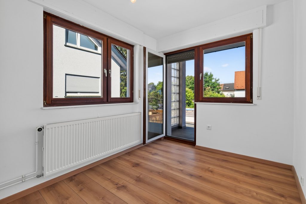 HUST Immobilien GmbH & Co. KG - Immobilienangebot - Karlsruhe / Neureut - Alle - Renovierungsbedürftige Doppelhaushälfte mit Garten in ruhiger Lage von Neureut