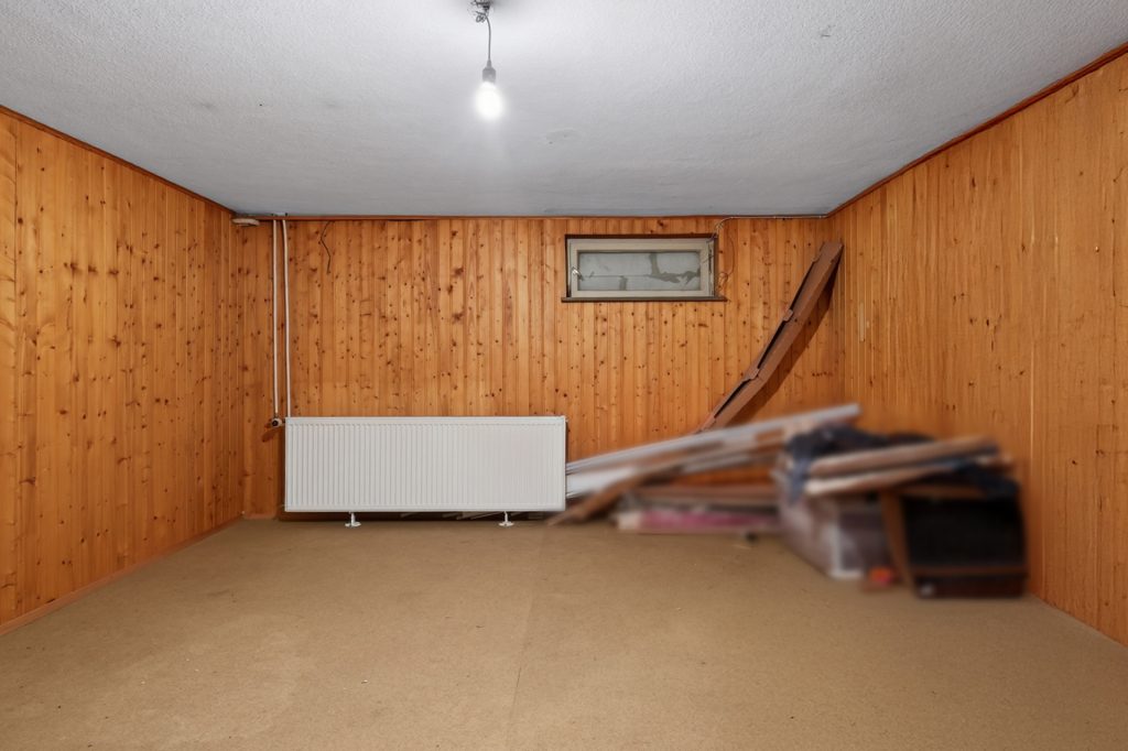 HUST Immobilien GmbH & Co. KG - Immobilienangebot - Karlsruhe / Neureut - Alle - Renovierungsbedürftige Doppelhaushälfte mit Garten in ruhiger Lage von Neureut