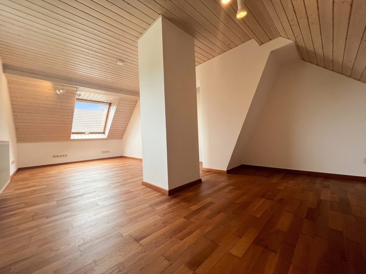 HUST Immobilien GmbH & Co. KG - Immobilienangebot - Ettlingen - Wohnungen - Helle und bezugsfreie 2-Zimmer-Wohnung mit Kochnische in Ettlingen-Spessart