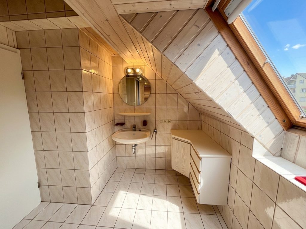 HUST Immobilien GmbH & Co. KG - Immobilienangebot - Ettlingen - Wohnungen - Helle und bezugsfreie 2-Zimmer-Wohnung mit Kochnische in Ettlingen-Spessart