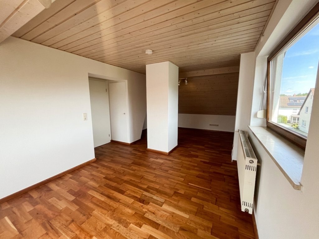 HUST Immobilien GmbH & Co. KG - Immobilienangebot - Ettlingen - Wohnungen - Helle und bezugsfreie 2-Zimmer-Wohnung mit Kochnische in Ettlingen-Spessart