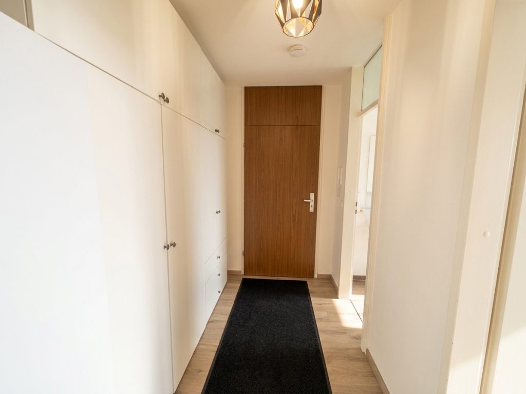 HUST Immobilien GmbH & Co. KG - Immobilienangebot - Karlsruhe / Knielingen - Wohnungen - Platz für die ganze Familie: großzügige 4-Zimmer-Wohnung mit Balkon in Knielingen