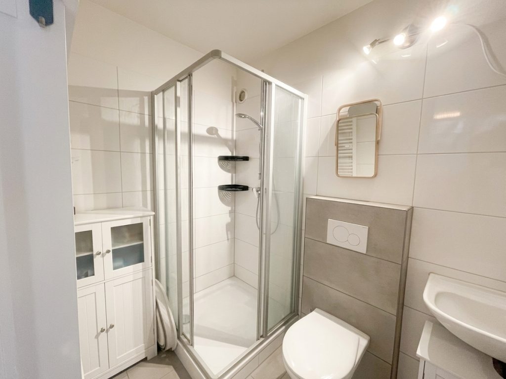 HUST Immobilien GmbH & Co. KG - Immobilienangebot - Karlsruhe / Knielingen - Wohnungen - Platz für die ganze Familie: großzügige 4-Zimmer-Wohnung mit Balkon in Knielingen