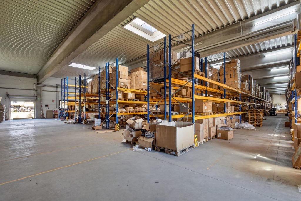 HUST Immobilien GmbH & Co. KG - Immobilienangebot - Lichtenau - Gewerbe - Vielseitiges Gewerbeareal – 6 Hallen, ca. 5.400 m² auf ca. 15.100 m² Grundstück in Lichtenau