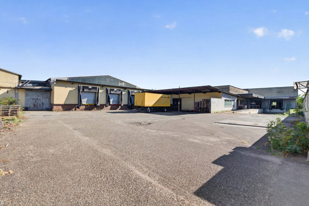 HUST Immobilien GmbH & Co. KG - Immobilienangebot - Lichtenau - Gewerbe - Vielseitiges Gewerbeareal – 6 Hallen, ca. 5.400 m² auf ca. 15.100 m² Grundstück in Lichtenau