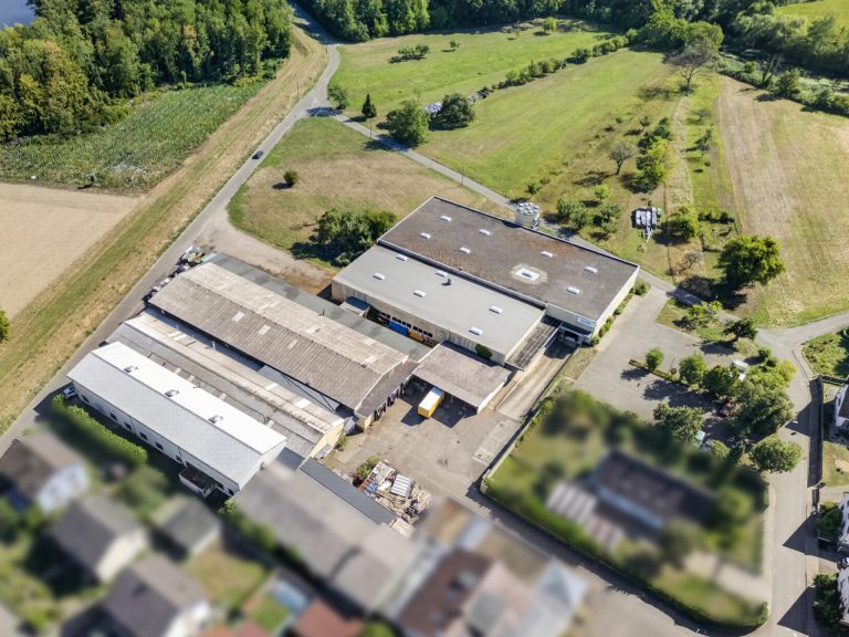 HUST Immobilien GmbH & Co. KG - Immobilienangebot - Lichtenau - Gewerbe - Vielseitiges Gewerbeareal – 6 Hallen, ca. 5.400 m² auf ca. 15.100 m² Grundstück in Lichtenau