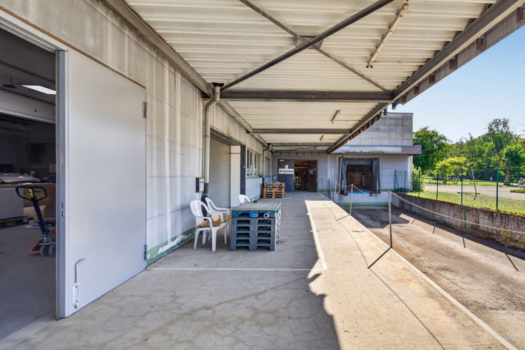 HUST Immobilien GmbH & Co. KG - Immobilienangebot - Lichtenau - Gewerbe - Vielseitiges Gewerbeareal – 6 Hallen, ca. 5.400 m² auf ca. 15.100 m² Grundstück in Lichtenau
