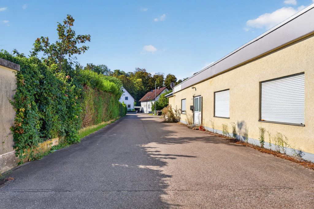 HUST Immobilien GmbH & Co. KG - Immobilienangebot - Lichtenau - Gewerbe - Vielseitiges Gewerbeareal – 6 Hallen, ca. 5.400 m² auf ca. 15.100 m² Grundstück in Lichtenau