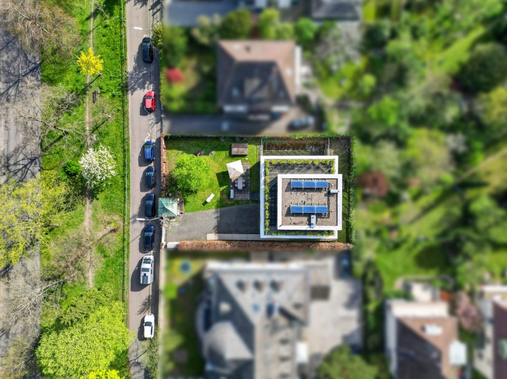 HUST Immobilien GmbH & Co. KG - Immobilienangebot - Karlsruhe - Häuser - Das Haus auf sieben Stützen – Architektenvilla am Rand der Beiertheimer Allee
