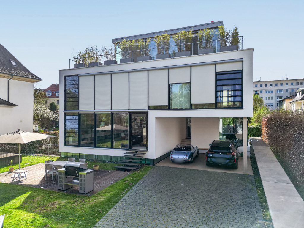 HUST Immobilien GmbH & Co. KG - Immobilienangebot - Karlsruhe - Häuser - Das Haus auf sieben Stützen – Architektenvilla am Rand der Beiertheimer Allee