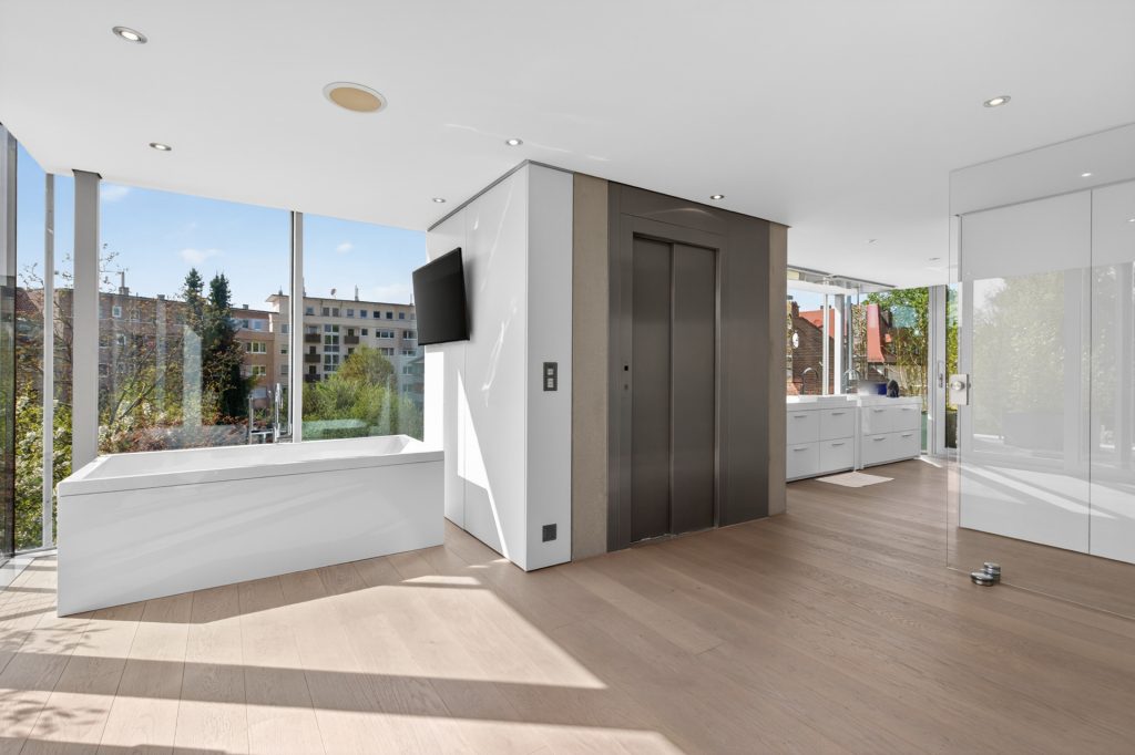 HUST Immobilien GmbH & Co. KG - Immobilienangebot - Karlsruhe - Häuser - Das Haus auf sieben Stützen – Architektenvilla am Rand der Beiertheimer Allee