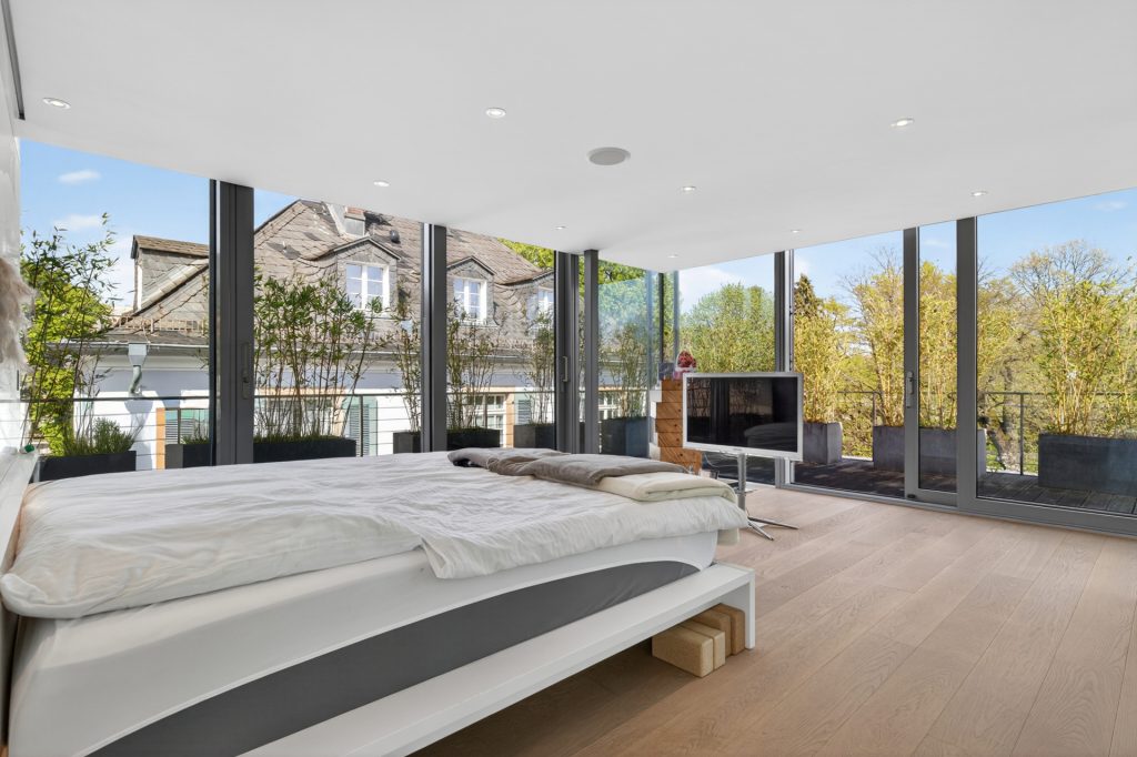 HUST Immobilien GmbH & Co. KG - Immobilienangebot - Karlsruhe - Häuser - Das Haus auf sieben Stützen – Architektenvilla am Rand der Beiertheimer Allee