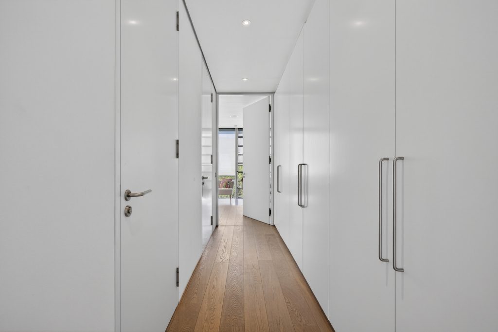 HUST Immobilien GmbH & Co. KG - Immobilienangebot - Karlsruhe - Häuser - Das Haus auf sieben Stützen – Architektenvilla am Rand der Beiertheimer Allee