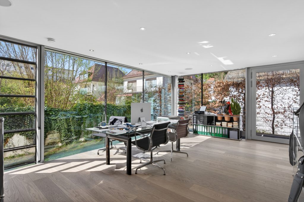 HUST Immobilien GmbH & Co. KG - Immobilienangebot - Karlsruhe - Häuser - Das Haus auf sieben Stützen – Architektenvilla am Rand der Beiertheimer Allee