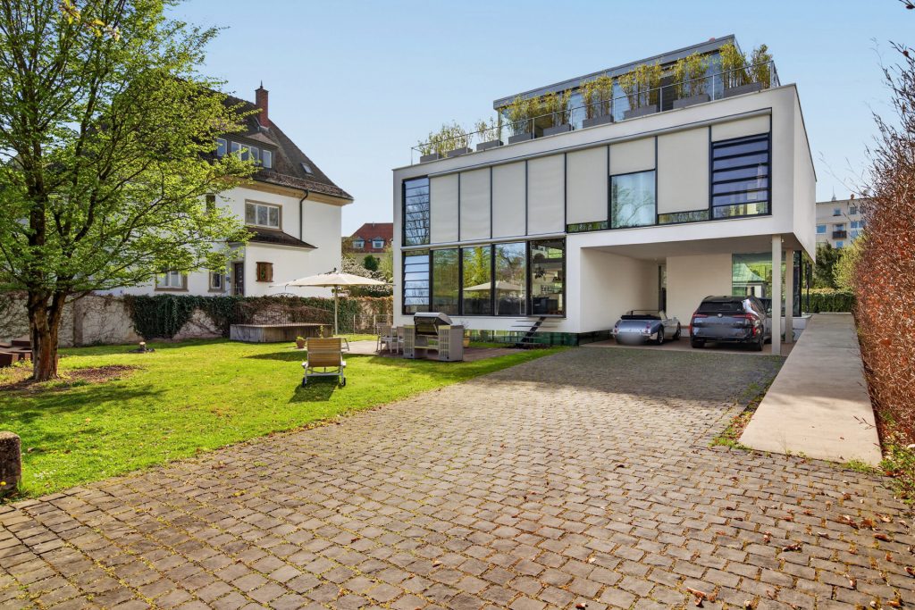 HUST Immobilien GmbH & Co. KG - Immobilienangebot - Karlsruhe - Häuser - Das Haus auf sieben Stützen – Architektenvilla am Rand der Beiertheimer Allee
