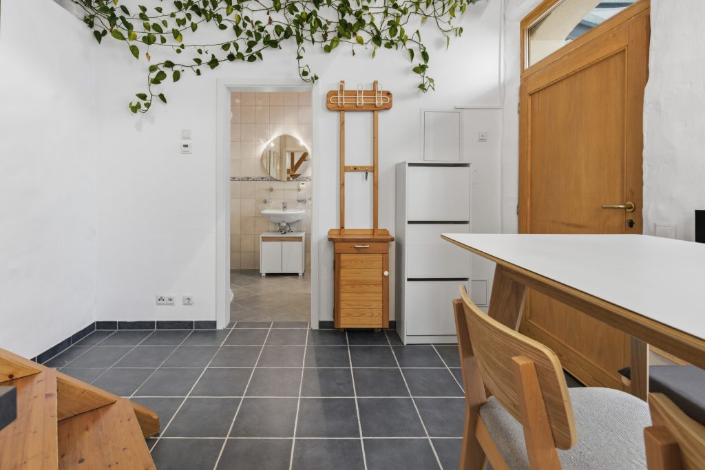 HUST Immobilien GmbH & Co. KG - Immobilienangebot - Pforzheim - Wohnungen - Tiny-House mit Klima und nahezu voll möbliert in der Südweststadt