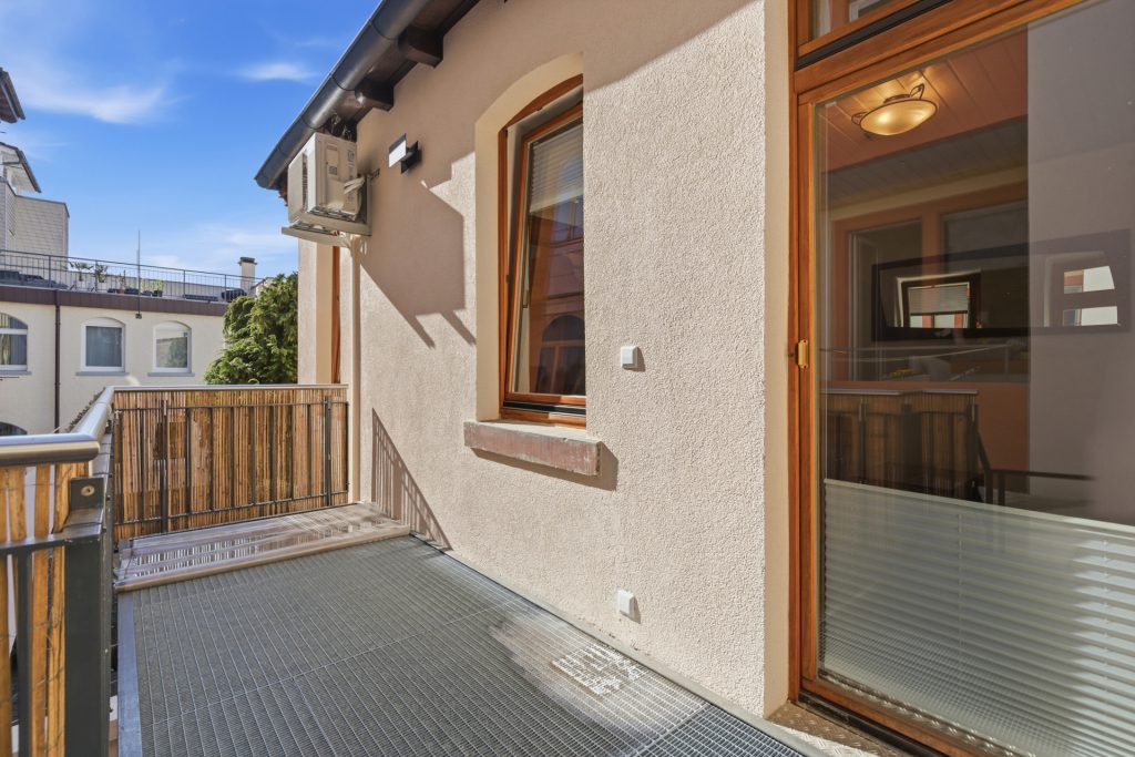 HUST Immobilien GmbH & Co. KG - Immobilienangebot - Pforzheim - Wohnungen - Tiny-House mit Klima und nahezu voll möbliert in der Südweststadt