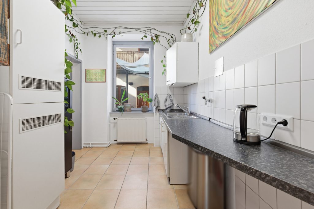 HUST Immobilien GmbH & Co. KG - Immobilienangebot - Pforzheim - Gewerbe - Leerstehender Laden in der Südweststadt - Sofort bezugsfrei!