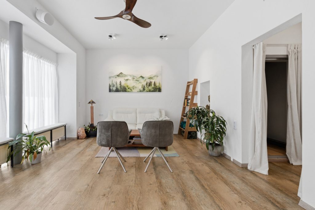 HUST Immobilien GmbH & Co. KG - Immobilienangebot - Pforzheim - Gewerbe - Leerstehender Laden in der Südweststadt - Sofort bezugsfrei!