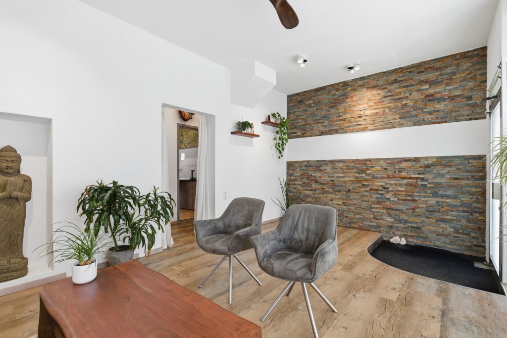 HUST Immobilien GmbH & Co. KG - Immobilienangebot - Pforzheim - Gewerbe - Leerstehender Laden in der Südweststadt - Sofort bezugsfrei!