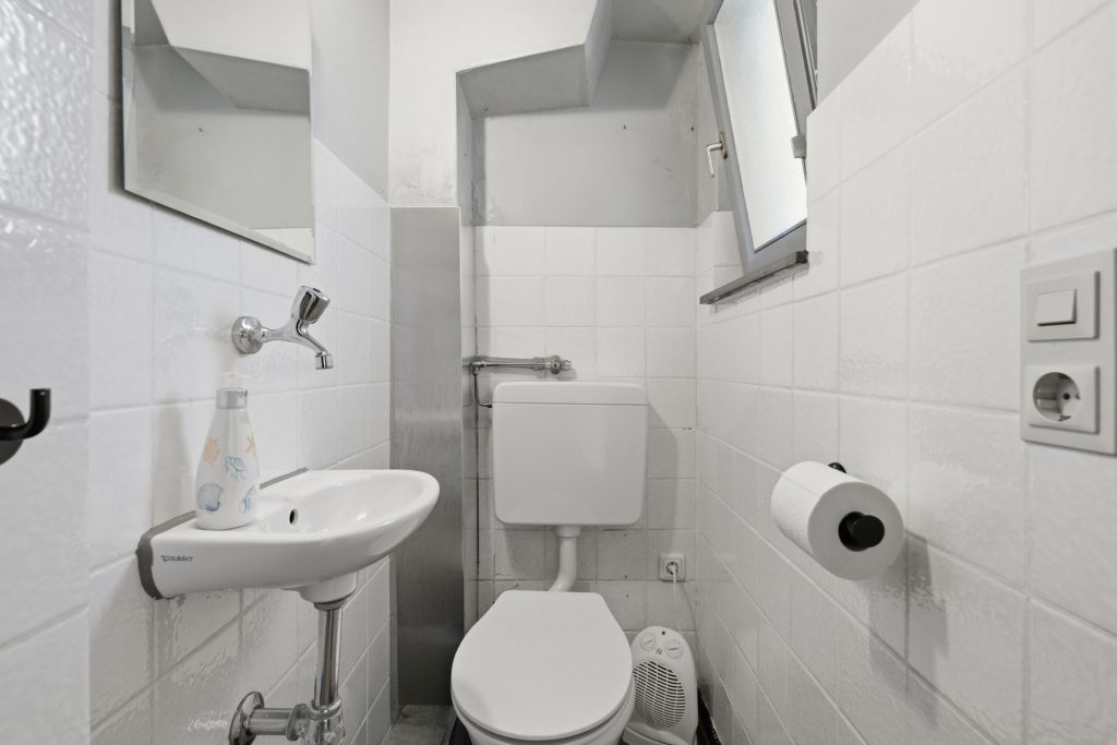 HUST Immobilien GmbH & Co. KG - Immobilienangebot - Pforzheim - Gewerbe - Leerstehender Laden in der Südweststadt - Sofort bezugsfrei!