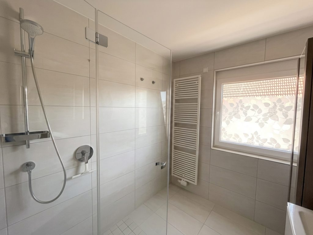 HUST Immobilien GmbH & Co. KG - Immobilienangebot - Rheinstetten - Wohnungen - Ruhige 3-Zimmer-Wohnung mit Terrassenoase – ideal für Paare und kleine Familien in Forchheim
