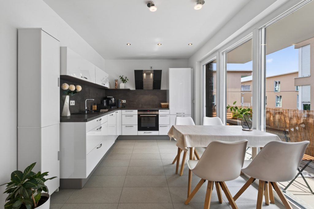 HUST Immobilien GmbH & Co. KG - Immobilienangebot - Kandel - Wohnungen - Ohne eine einzige Stufe: 3-Zimmer-Wohnung mit Aufzug bis vor die Tür und breitem TG-Stellplatz