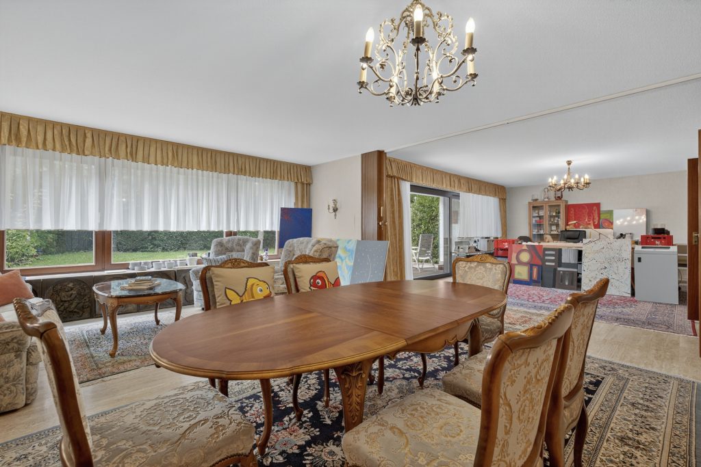 HUST Immobilien GmbH & Co. KG - Immobilienangebot - Karlsruhe / Rüppurr - Häuser - Viel Platz, viel Grün, viel Perspektive: Einfamilienhaus in Rüppurr auf 900 m² Grundstück