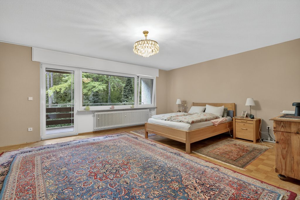 HUST Immobilien GmbH & Co. KG - Immobilienangebot - Karlsruhe / Rüppurr - Häuser - Viel Platz, viel Grün, viel Perspektive: Einfamilienhaus in Rüppurr auf 900 m² Grundstück