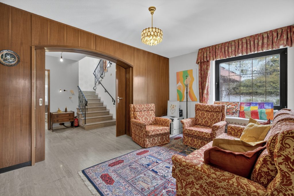 HUST Immobilien GmbH & Co. KG - Immobilienangebot - Karlsruhe / Rüppurr - Häuser - Viel Platz, viel Grün, viel Perspektive: Einfamilienhaus in Rüppurr auf 900 m² Grundstück