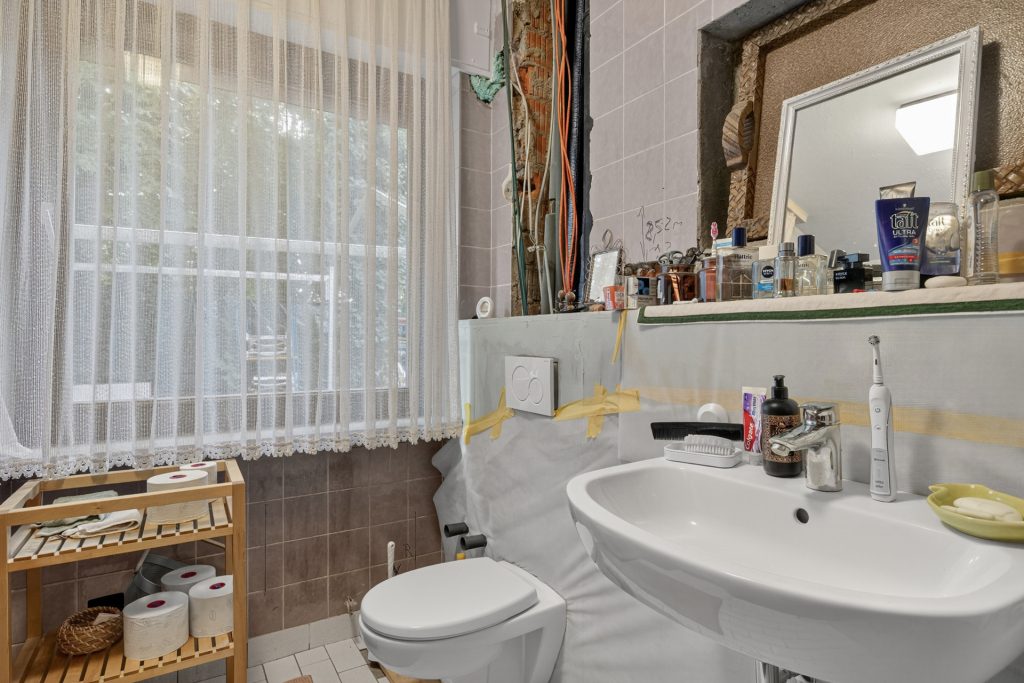 HUST Immobilien GmbH & Co. KG - Immobilienangebot - Karlsruhe / Rüppurr - Häuser - Viel Platz, viel Grün, viel Perspektive: Einfamilienhaus in Rüppurr auf 900 m² Grundstück