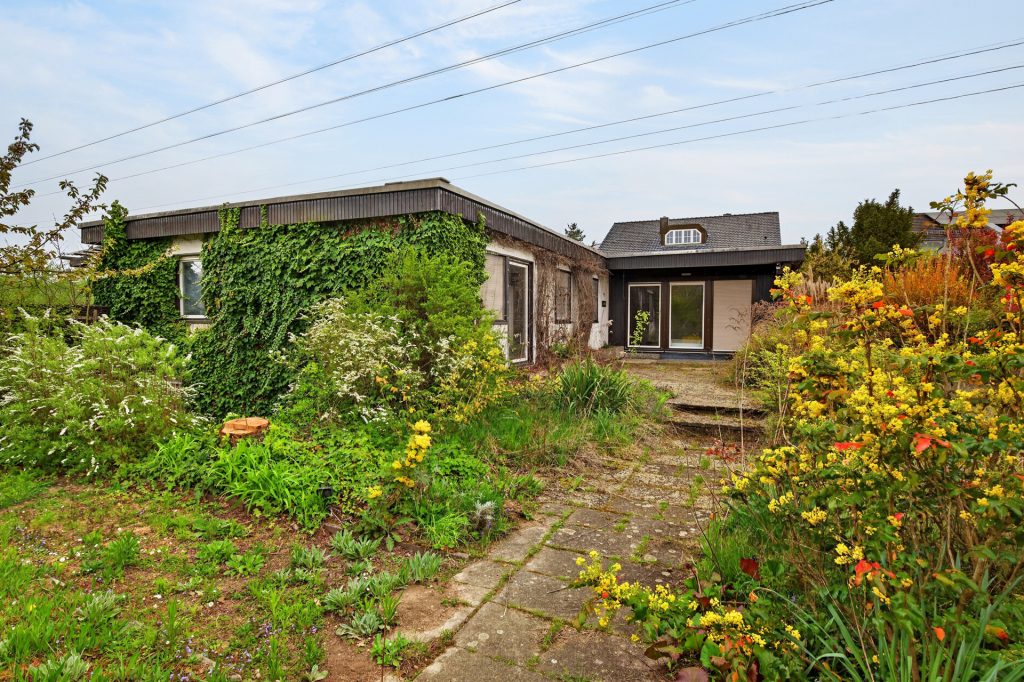 HUST Immobilien GmbH & Co. KG - Immobilienangebot - Rheinstetten / Forchheim - Häuser - Bestandshaus zum Abriss mit 979 m² Baugrund – seltene Chance in Rheinstetten-Forchheim