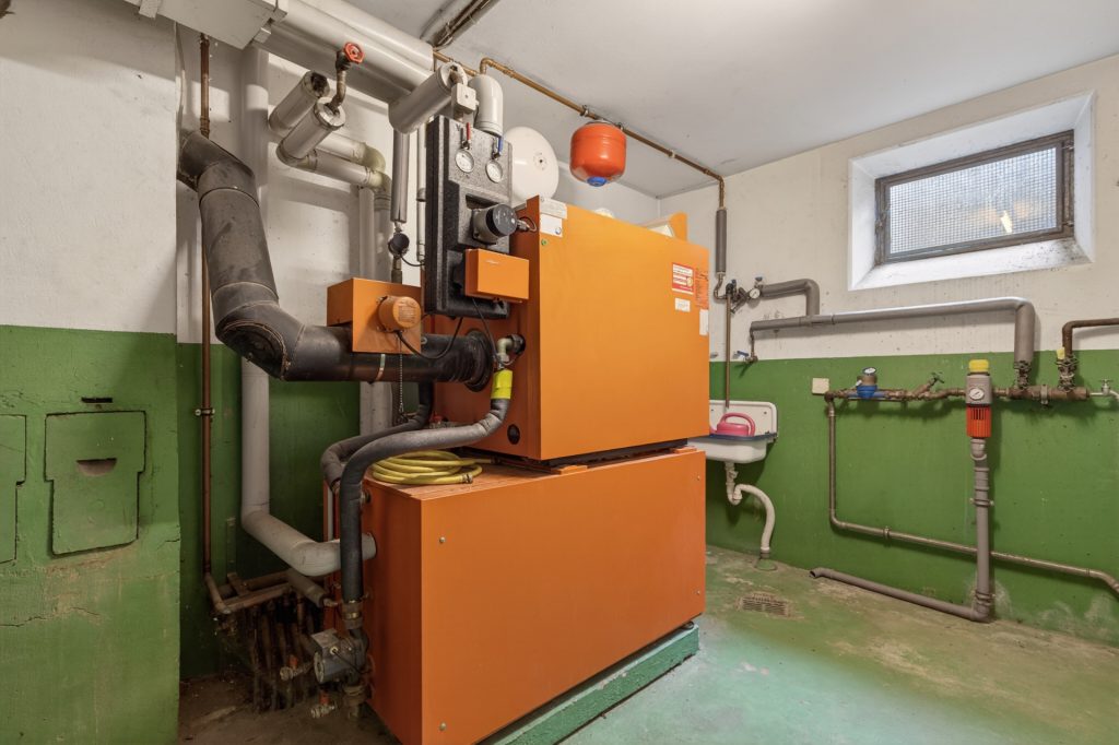 HUST Immobilien GmbH & Co. KG - Immobilienangebot - Rheinstetten / Forchheim - Häuser - Bestandshaus zum Abriss mit 979 m² Baugrund – seltene Chance in Rheinstetten-Forchheim