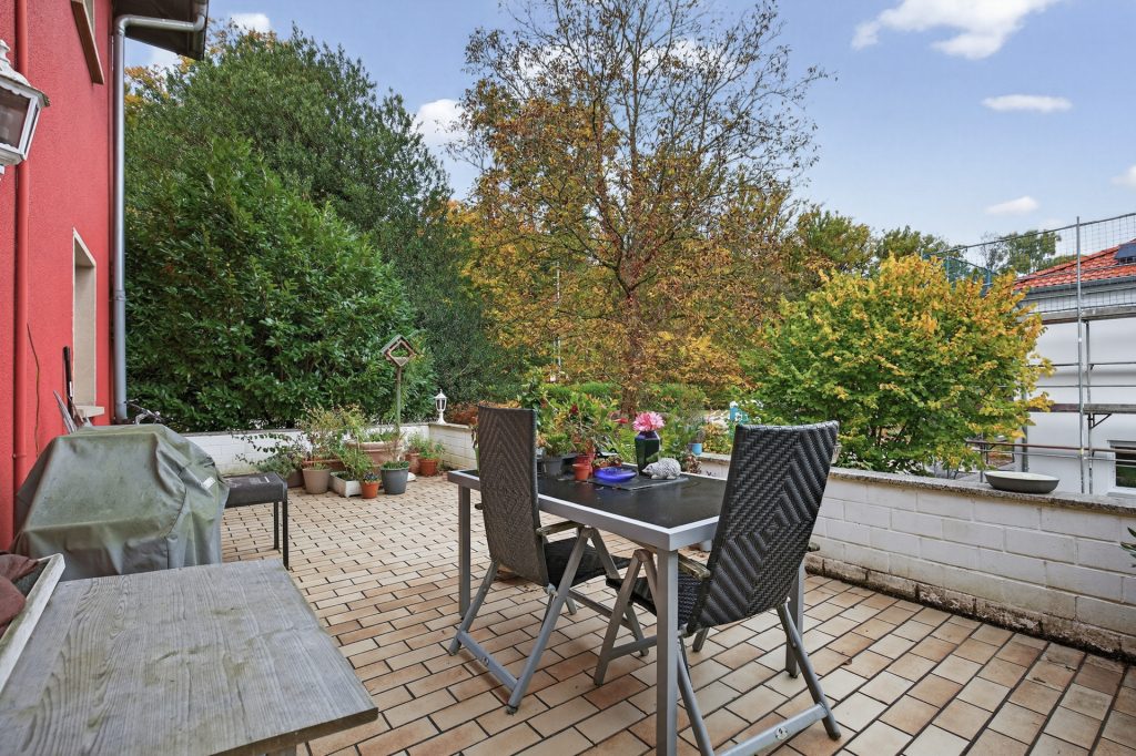 HUST Immobilien GmbH & Co. KG - Immobilienangebot - Ettlingen / Spessart - Häuser - Wohnen & Investieren – Mehrfamilienhaus mit drei Wohneinheiten in Ettlingen-Spessart